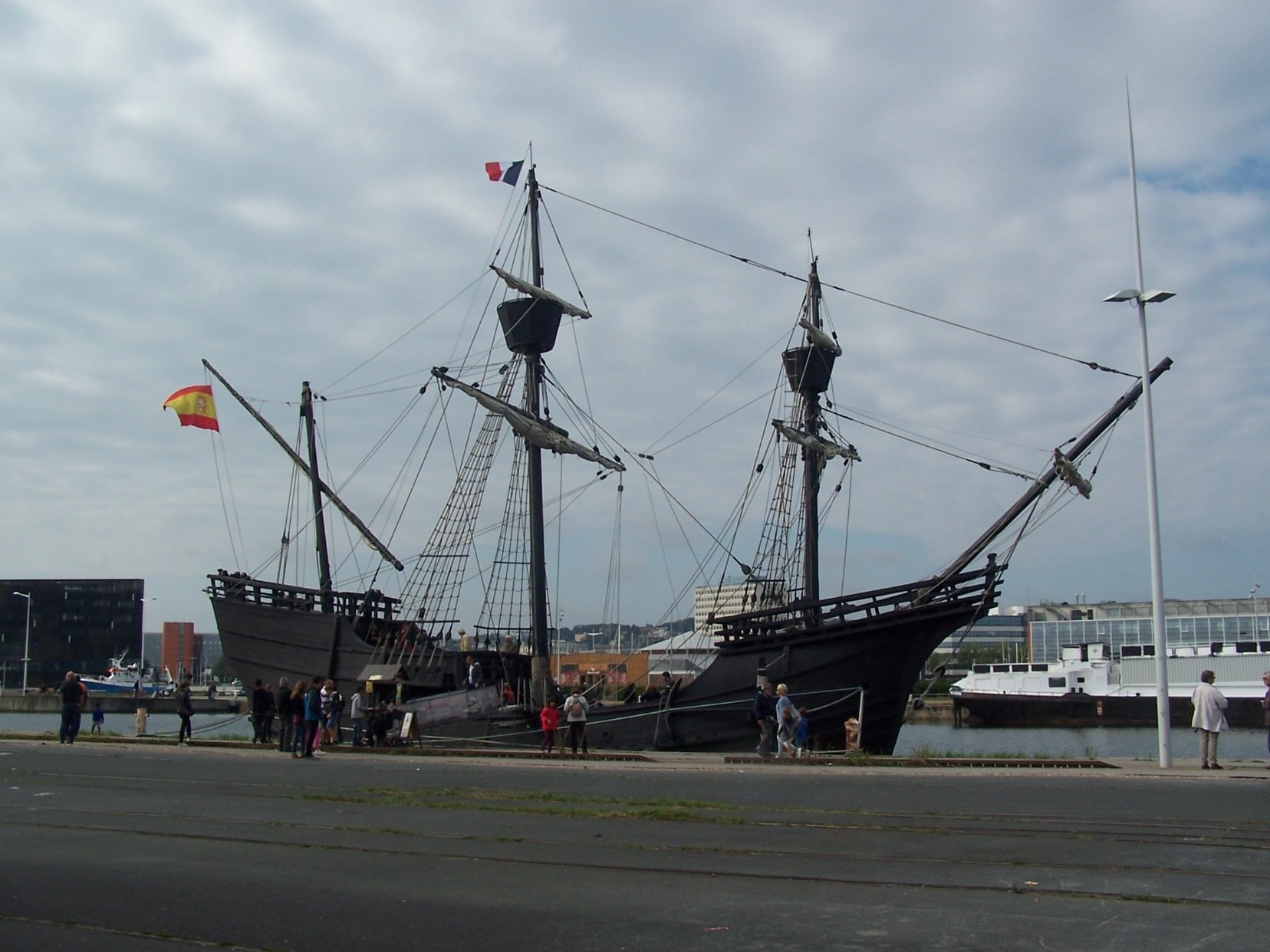Magellan 's ship Nao-Victoria-at-Quai-de-la-Réunion Le Havre France